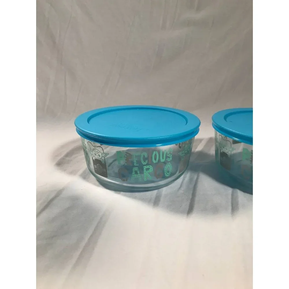 Pyrex Star Wars Baby Yoda 4-Cup Glass Container - Picture 4 of 6